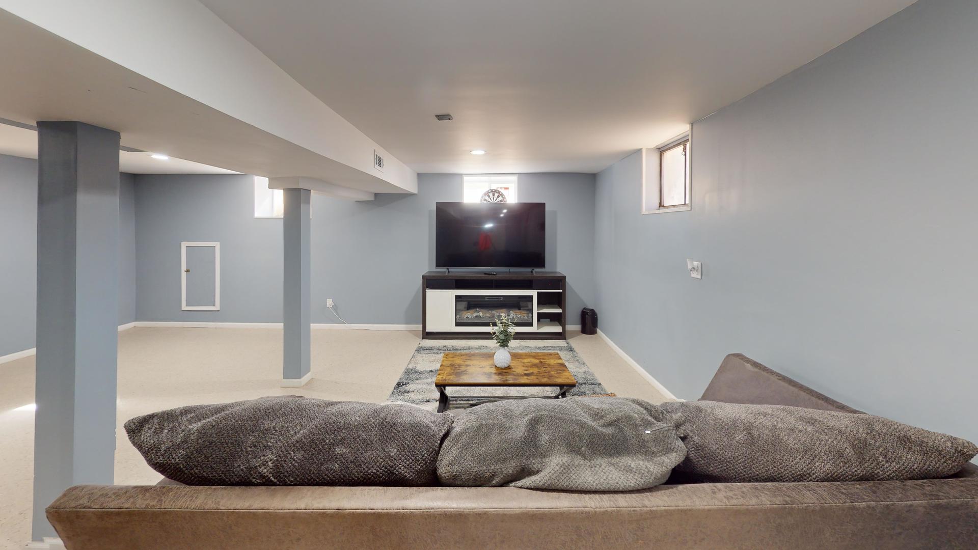 176 E Grand Avenue, Fox Lake, IL 60020