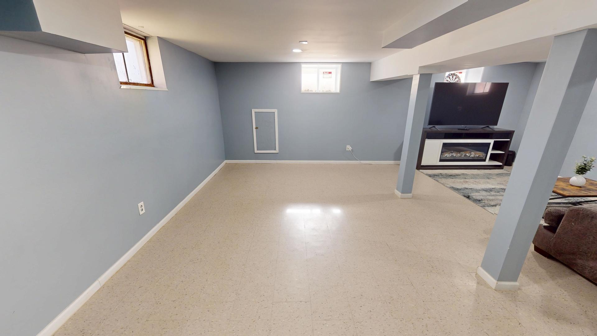 176 E Grand Avenue, Fox Lake, IL 60020