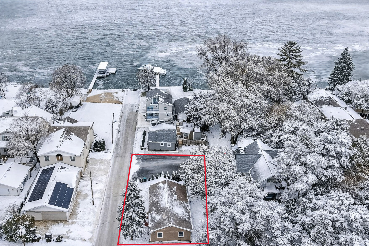 176 E Grand Avenue, Fox Lake, IL 60020