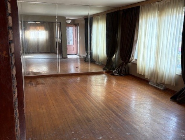 12816 S Laflin Street, Calumet Park, IL 60827