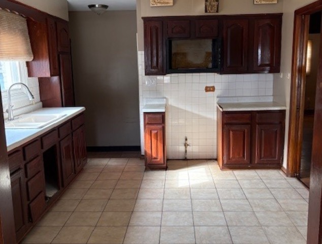 12816 S Laflin Street, Calumet Park, IL 60827