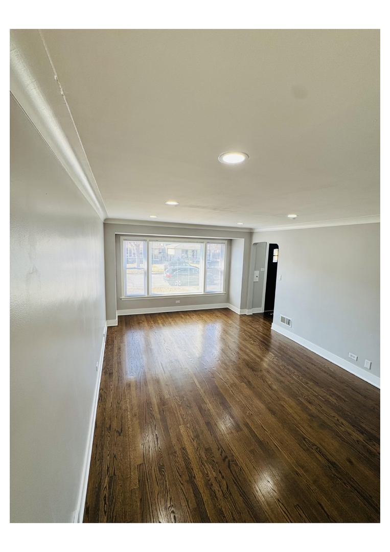 5519 S Nashville Avenue, Chicago, IL 60638