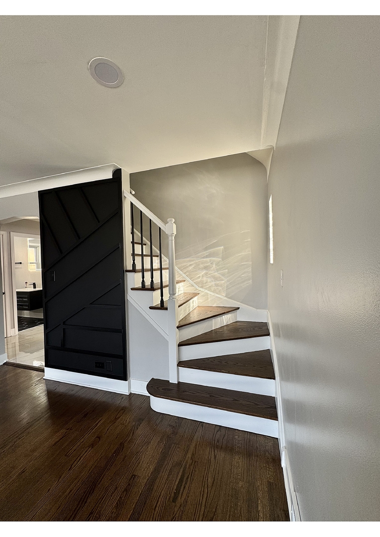 5519 S Nashville Avenue, Chicago, IL 60638