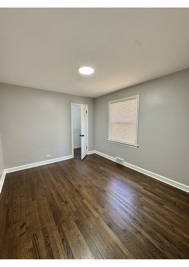 5519 S Nashville Avenue, Chicago, IL 60638