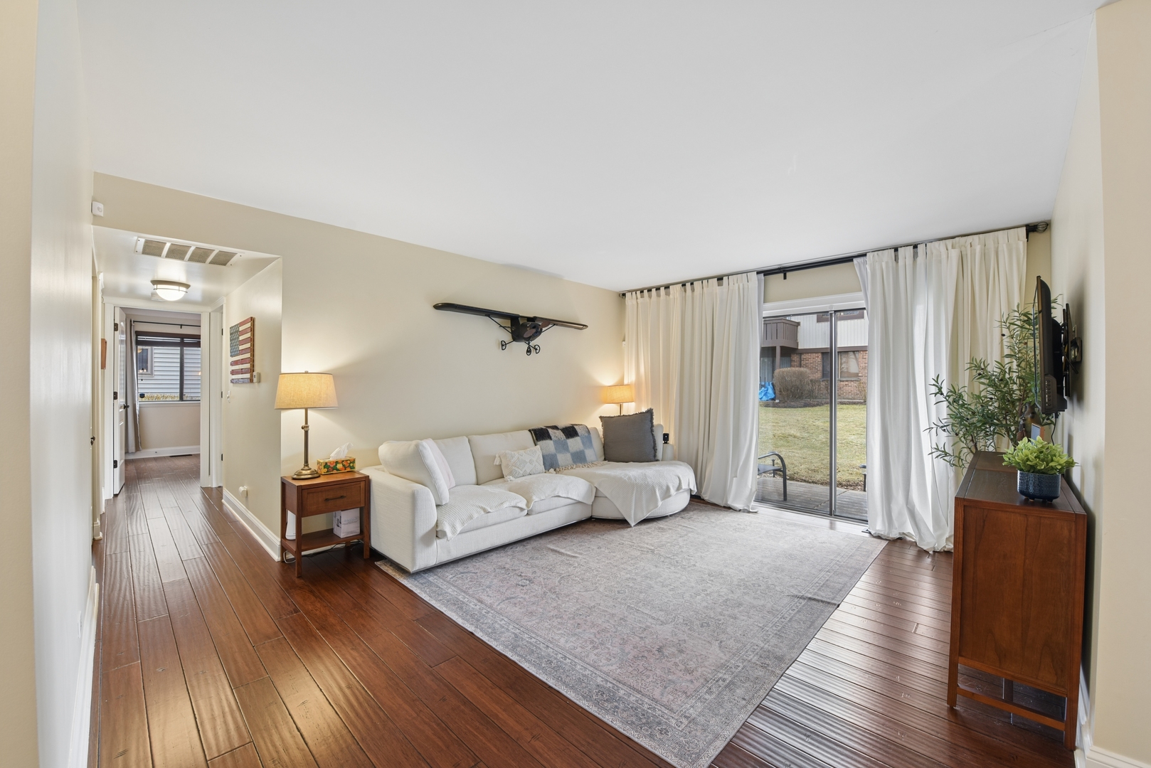 1223 Sandhurst Court #D1, Schaumburg, IL 60193