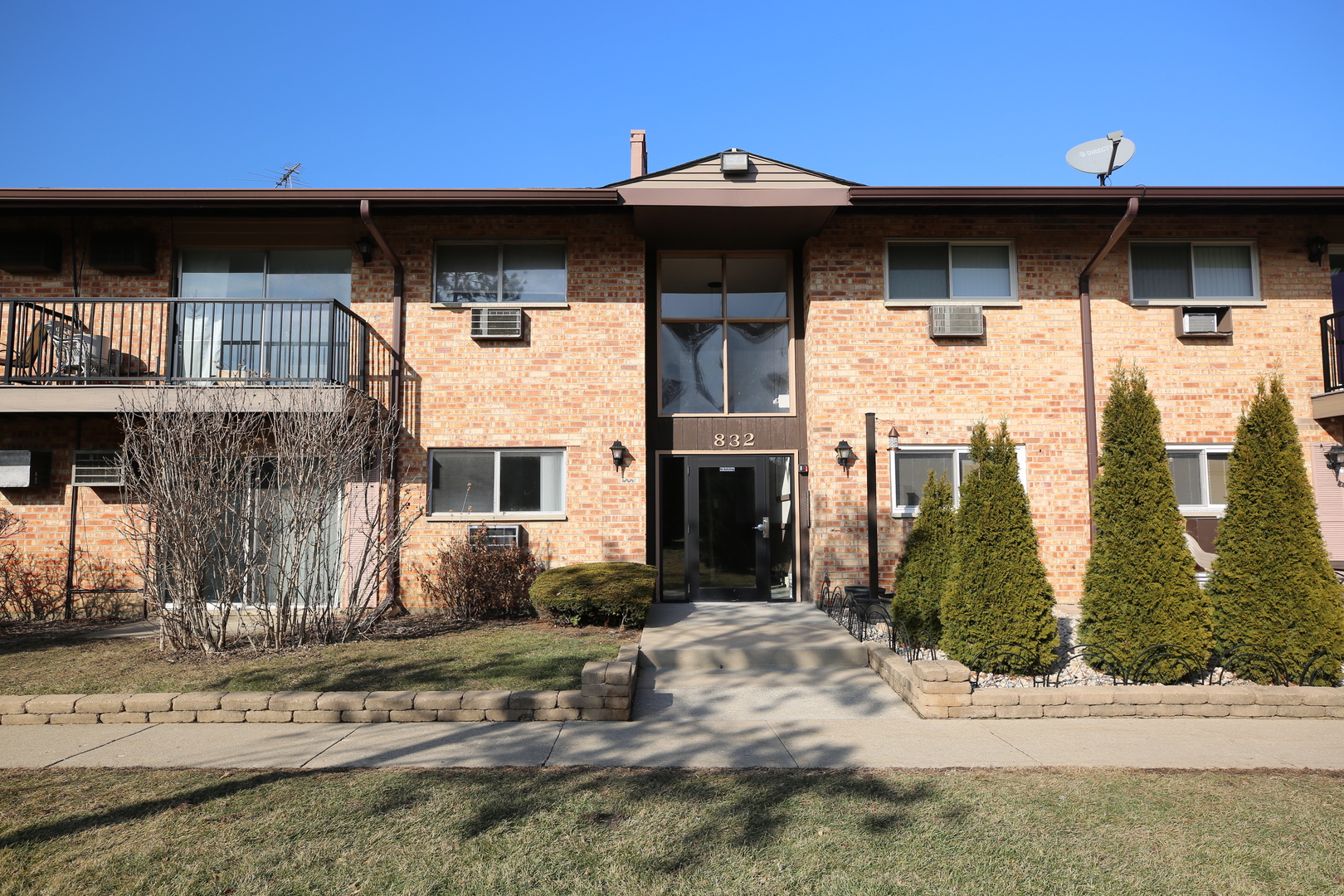 832 E OLD WILLOW Road #105, Prospect Heights, IL 60070