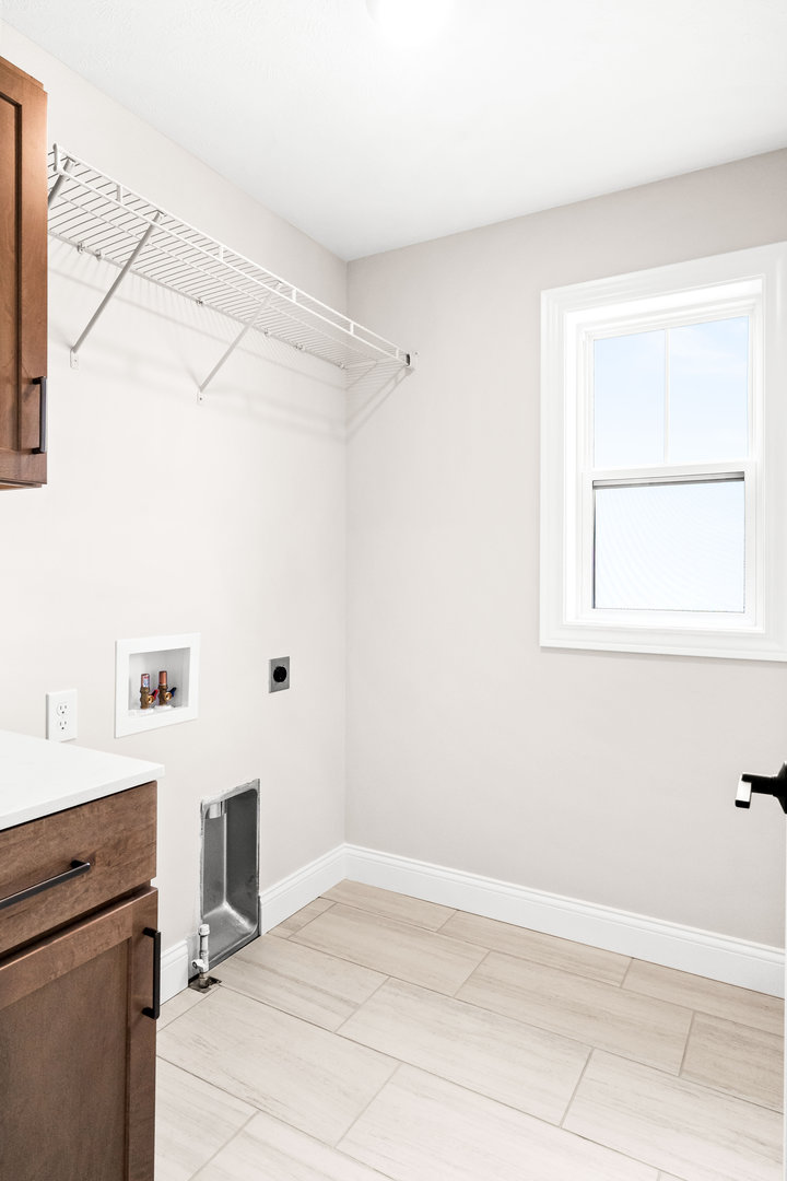 5211 Castlebar Drive, Bloomington, IL 61705