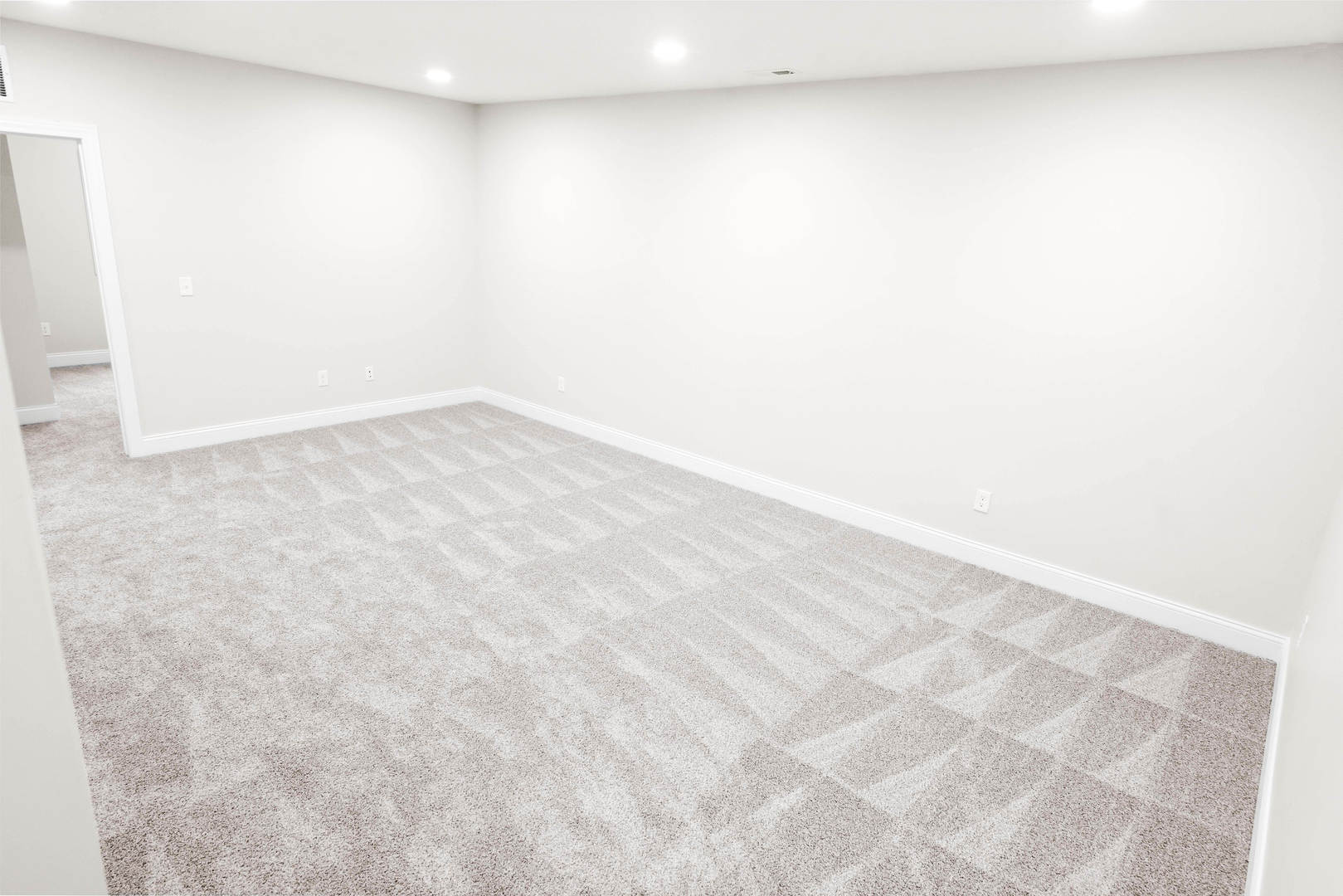 5211 Castlebar Drive, Bloomington, IL 61705