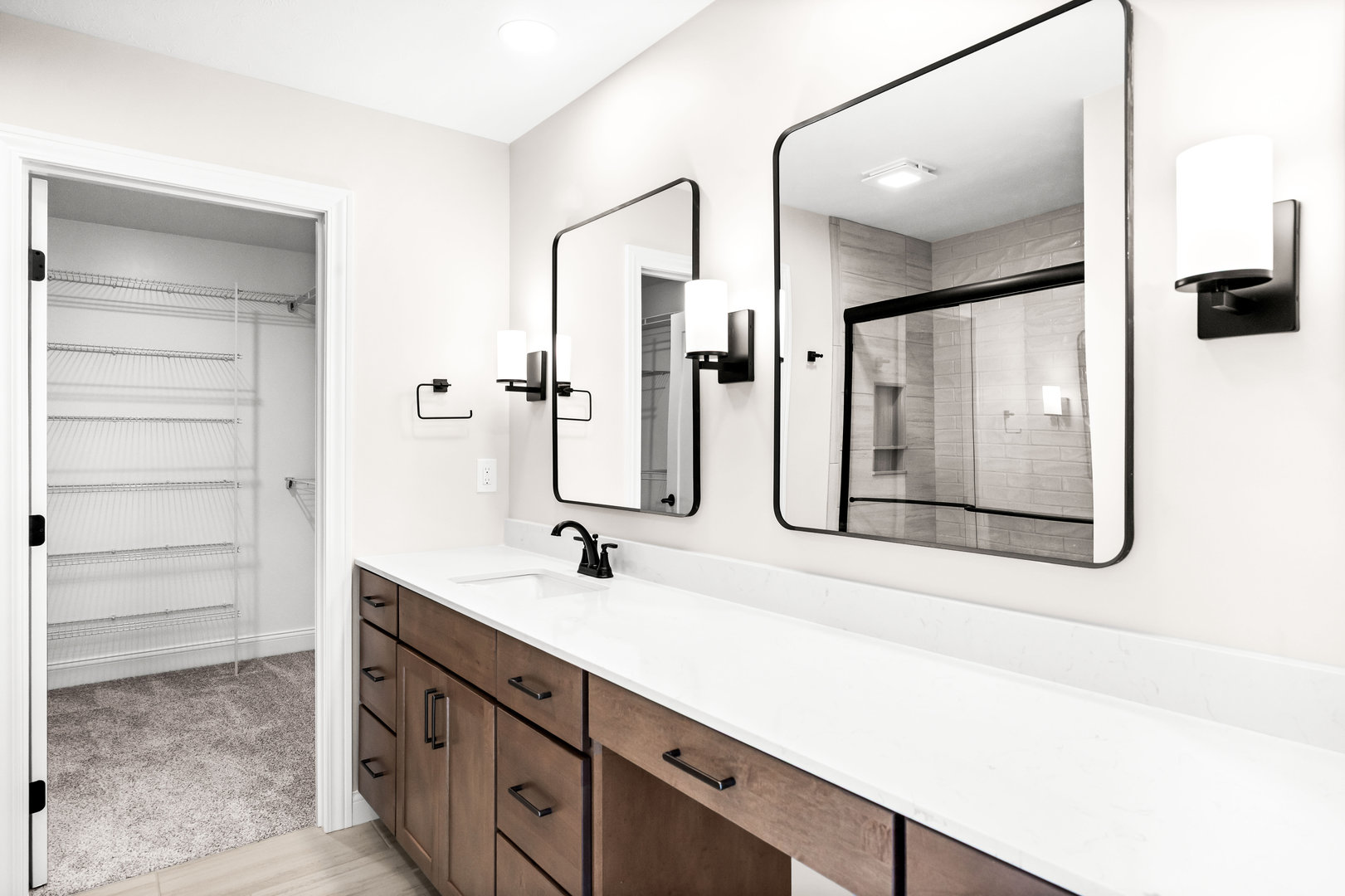 5211 Castlebar Drive, Bloomington, IL 61705