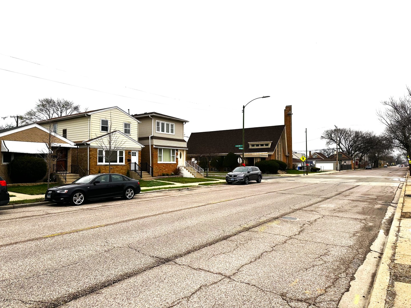 6218 W Foster Avenue, Chicago, IL 60630