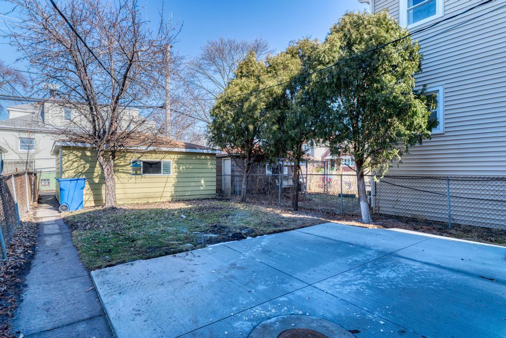 6218 W Foster Avenue, Chicago, IL 60630