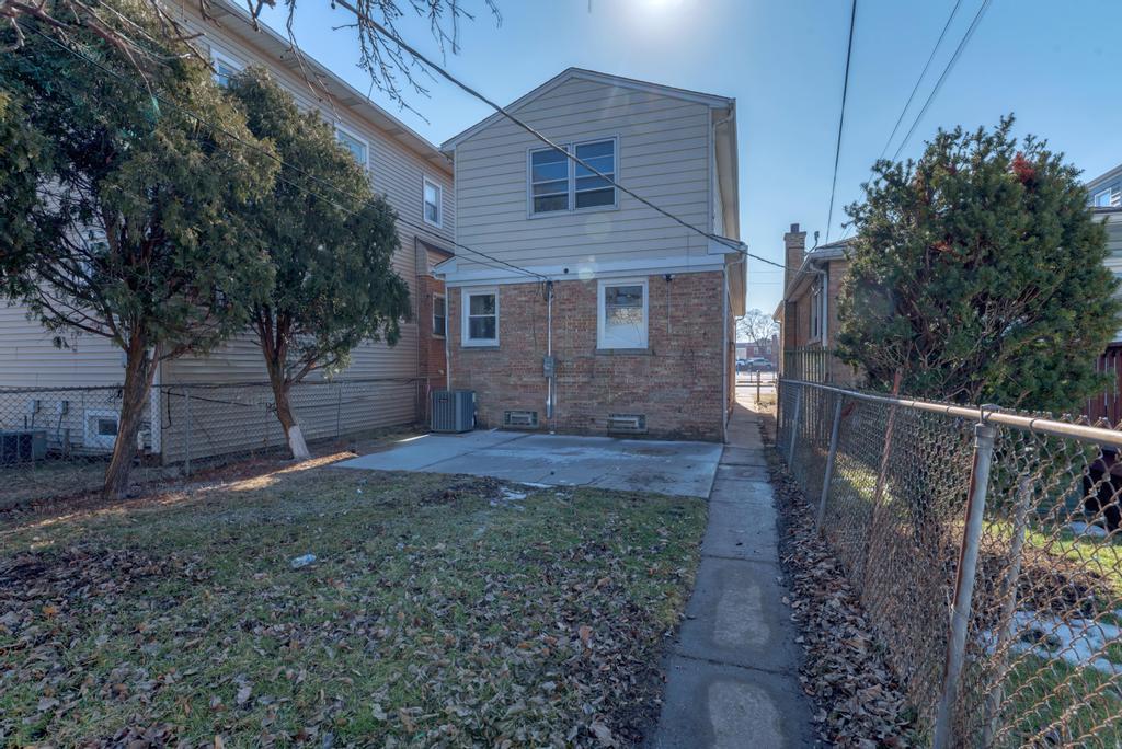 6218 W Foster Avenue, Chicago, IL 60630