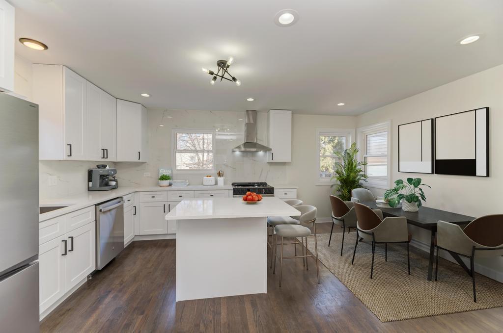 6218 W Foster Avenue, Chicago, IL 60630