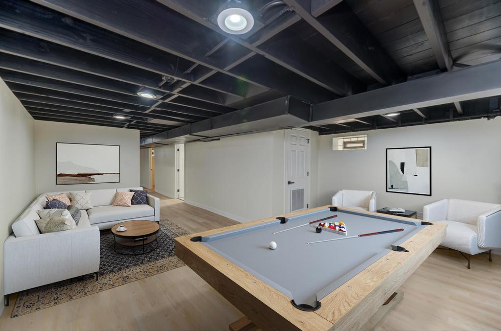 6218 W Foster Avenue, Chicago, IL 60630