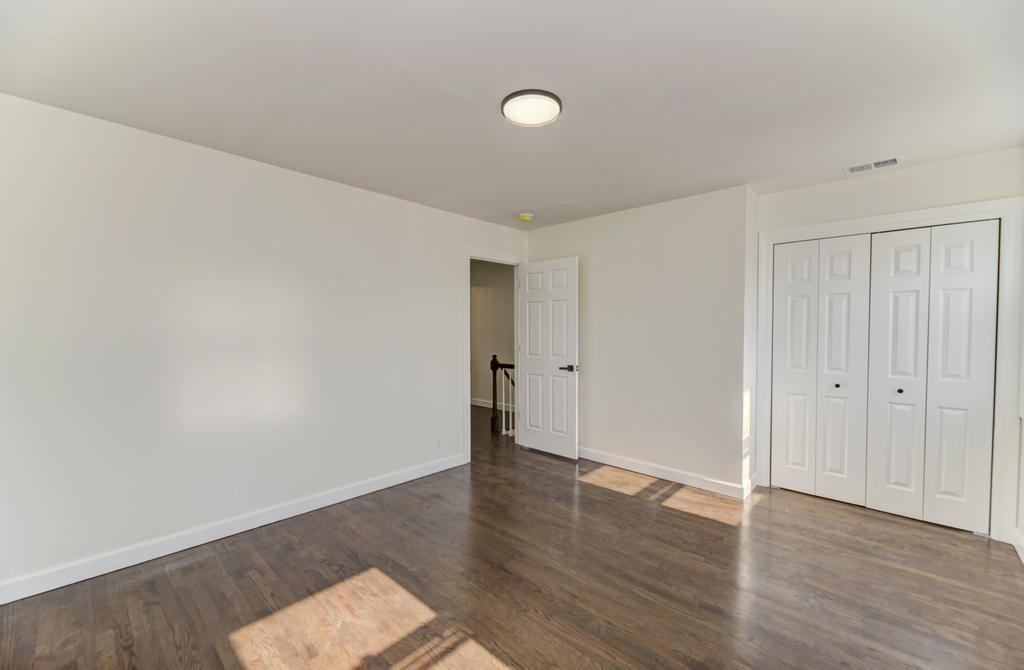 6218 W Foster Avenue, Chicago, IL 60630