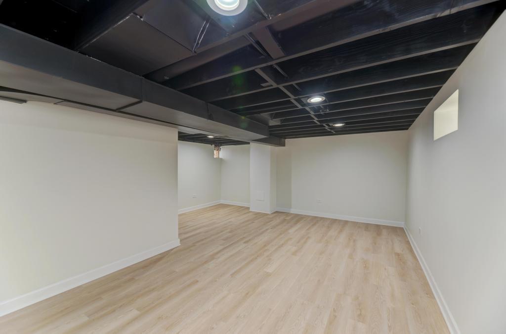 6218 W Foster Avenue, Chicago, IL 60630