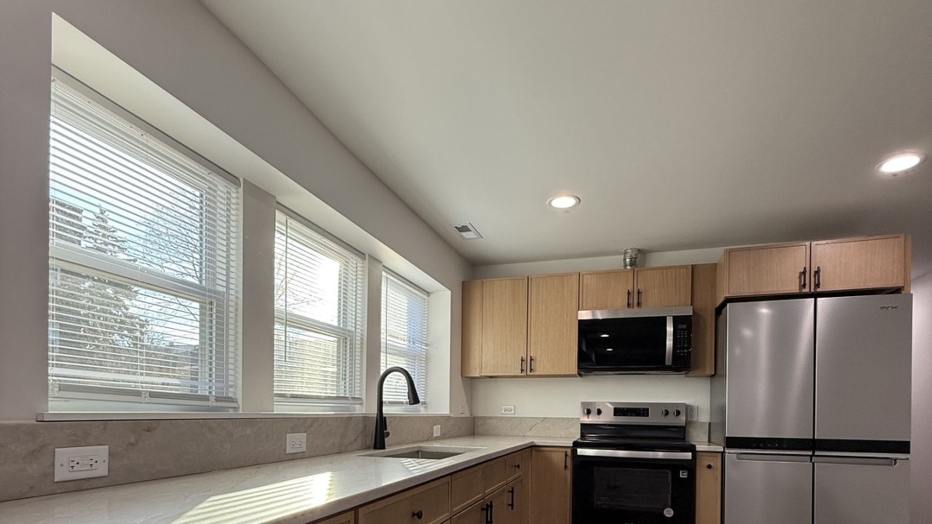 1942 Elmwood Avenue #GF, Berwyn, IL 60402