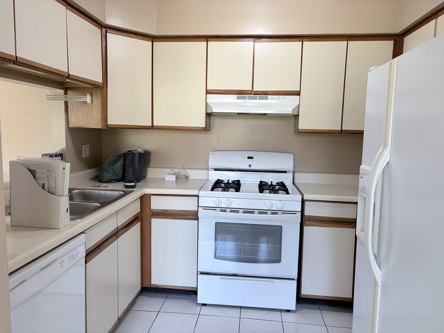 1428 W Sapphire Drive, Hoffman Estates, IL 60192