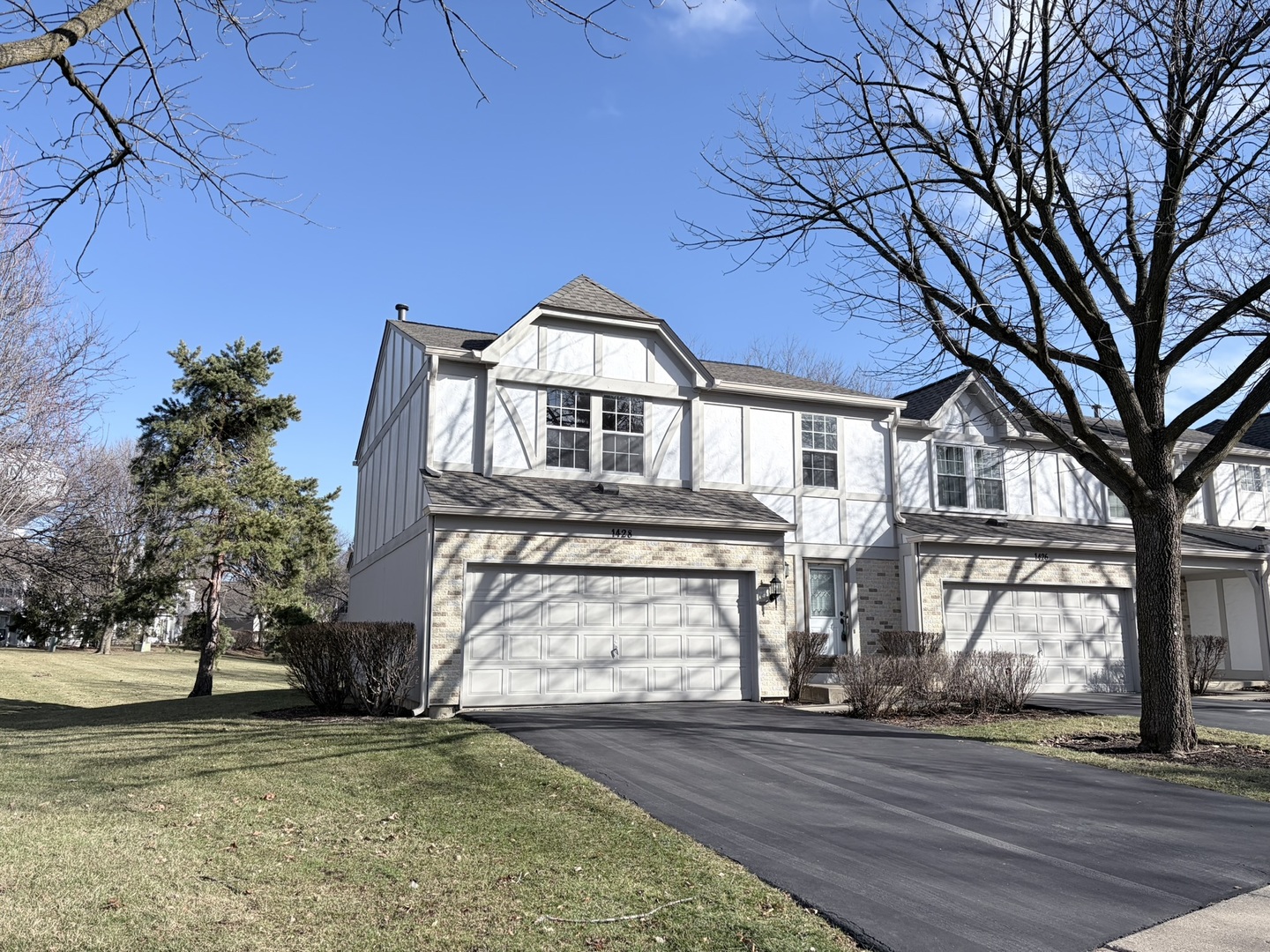 1428 W Sapphire Drive, Hoffman Estates, IL 60192