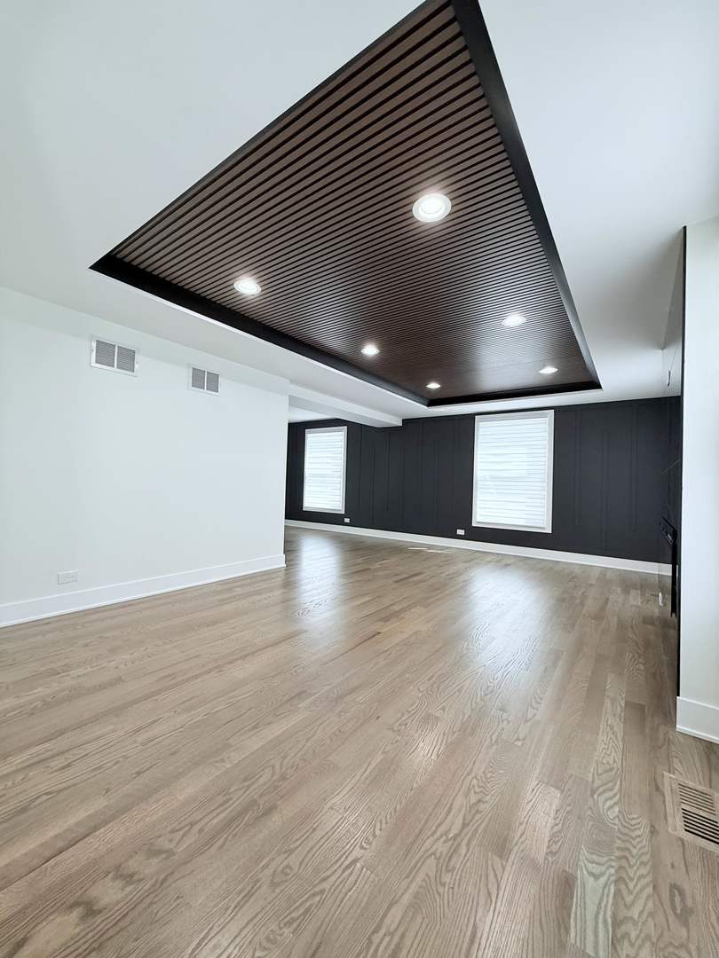 1581 Groton Lane, Wheaton, IL 60189