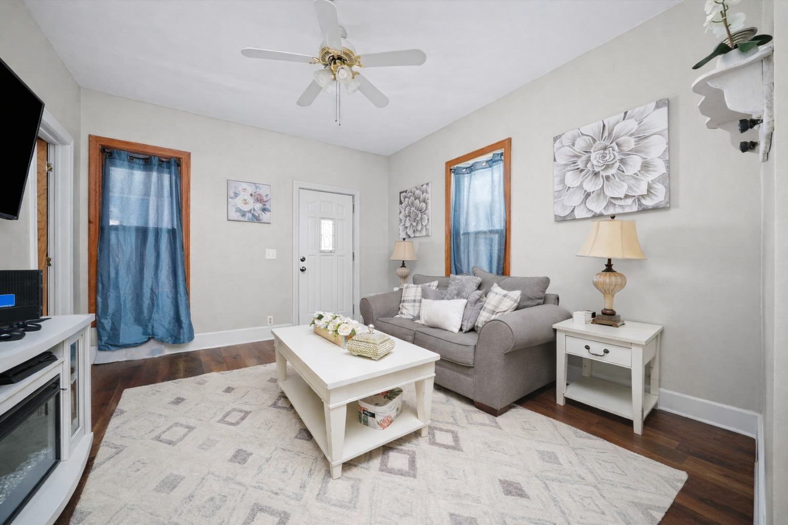 262 Bartlett Place, Elgin, IL 60120