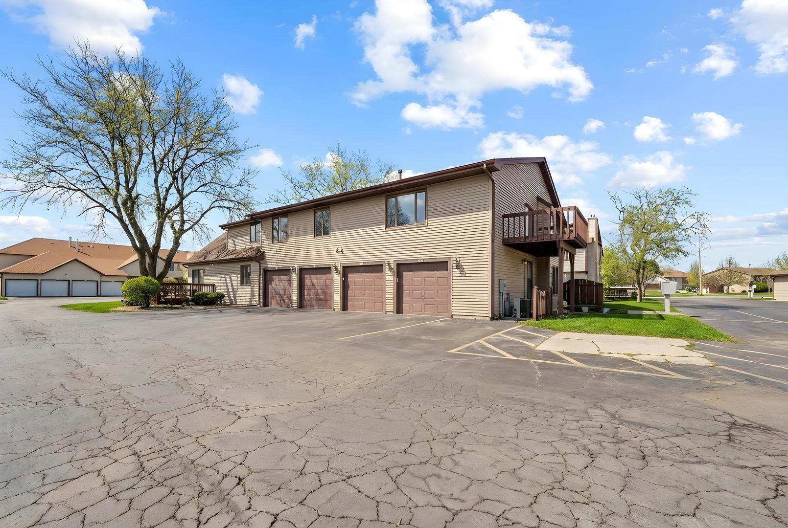 1729 Cedarbrook Court, Sycamore, IL 60178