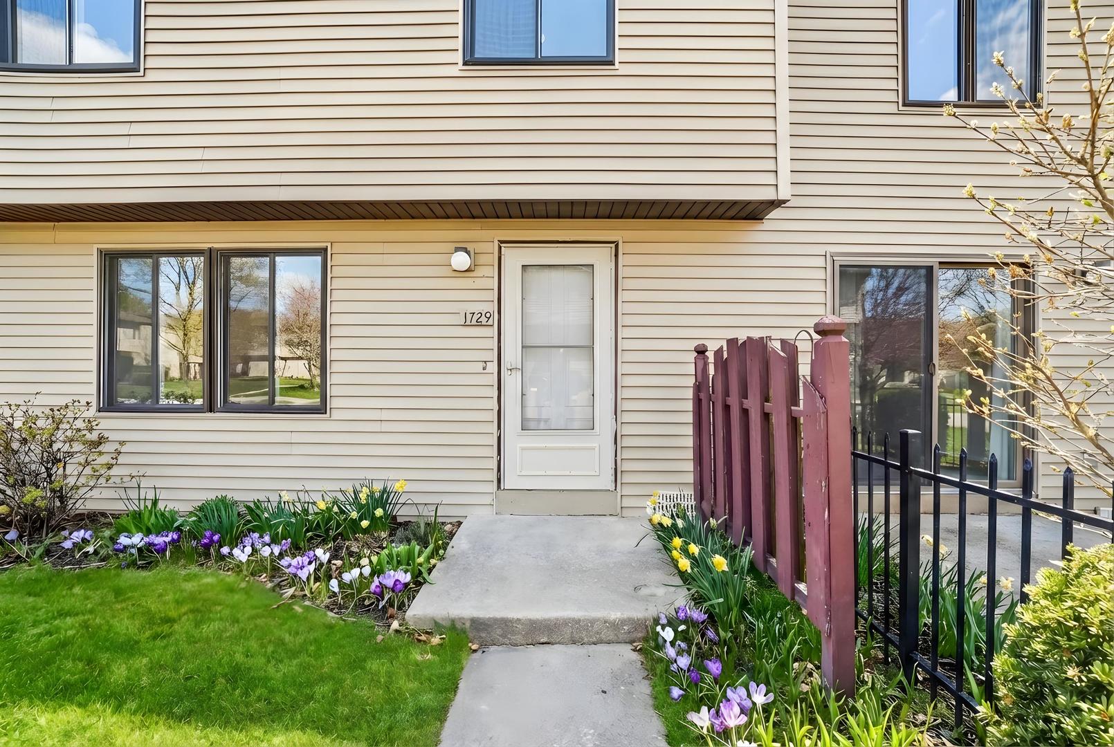 1729 Cedarbrook Court, Sycamore, IL 60178