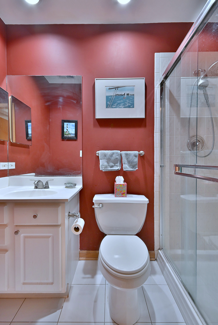 5709 W Lawrence Avenue #3W, Chicago, IL 60630