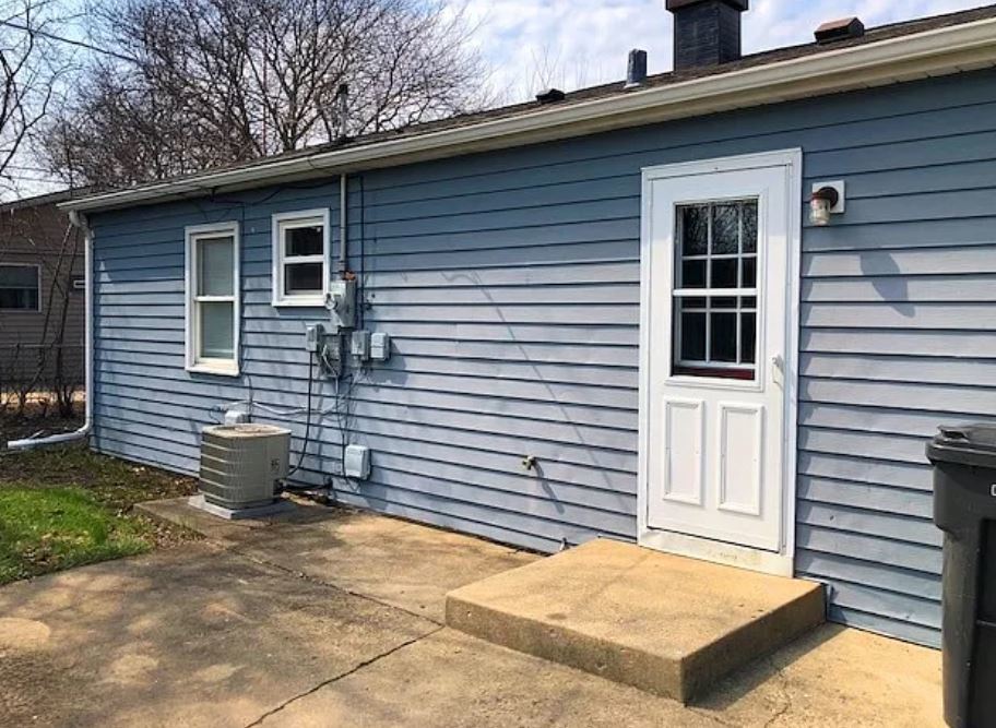 11 E Streamwood Boulevard, Streamwood, IL 60107