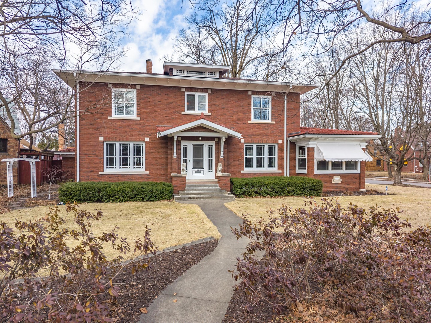 1926 E Oakland Avenue, Bloomington, IL 61701