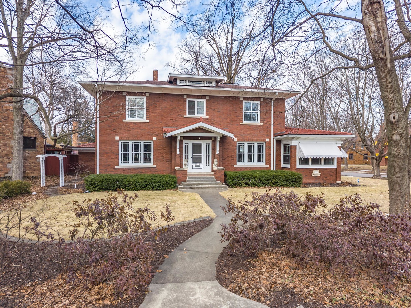 1926 E Oakland Avenue, Bloomington, IL 61701