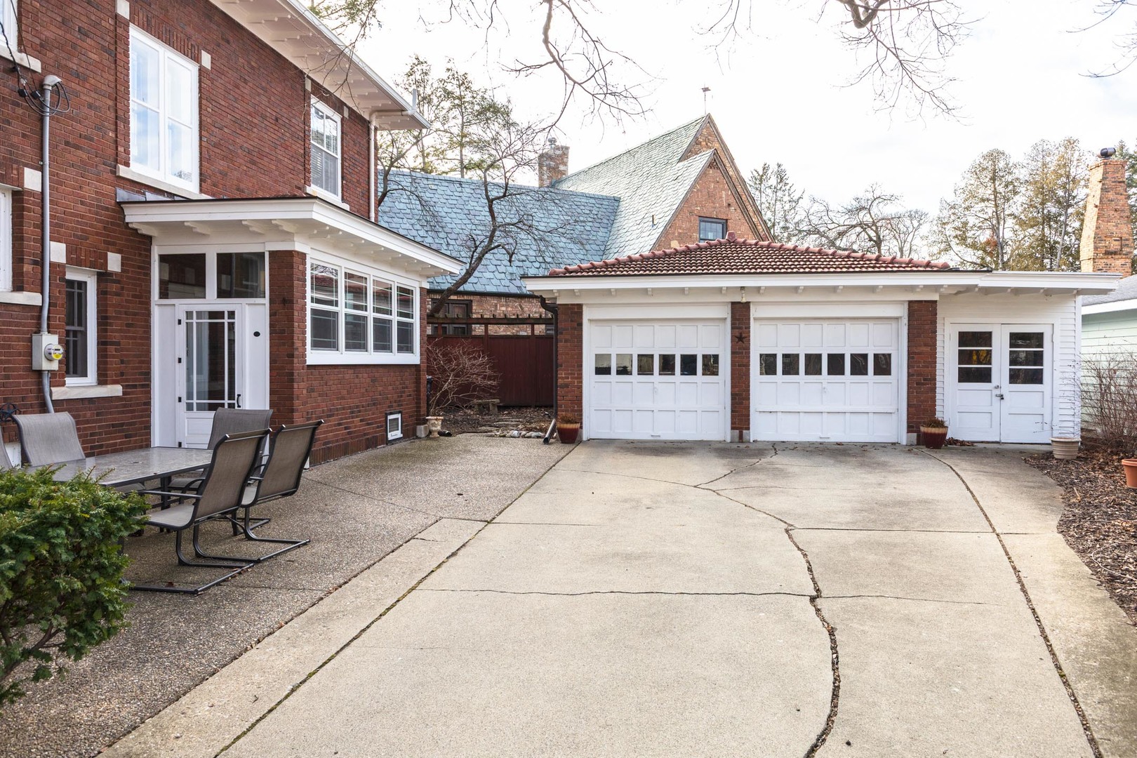 1926 E Oakland Avenue, Bloomington, IL 61701