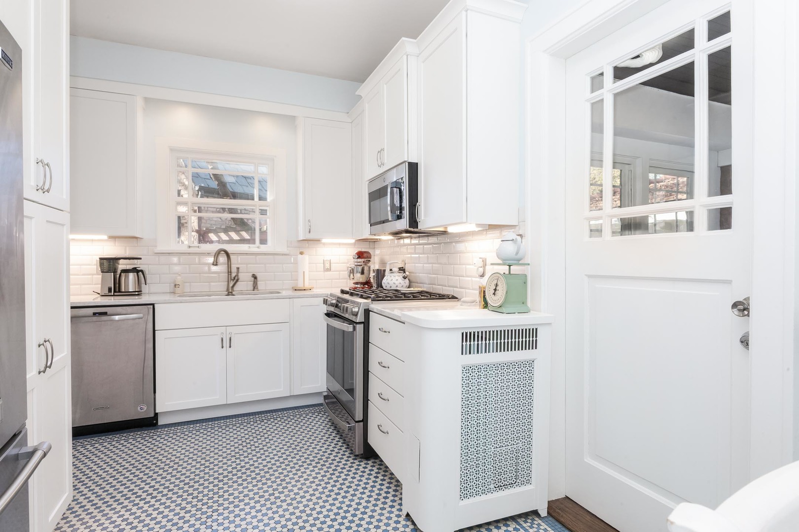 1926 E Oakland Avenue, Bloomington, IL 61701