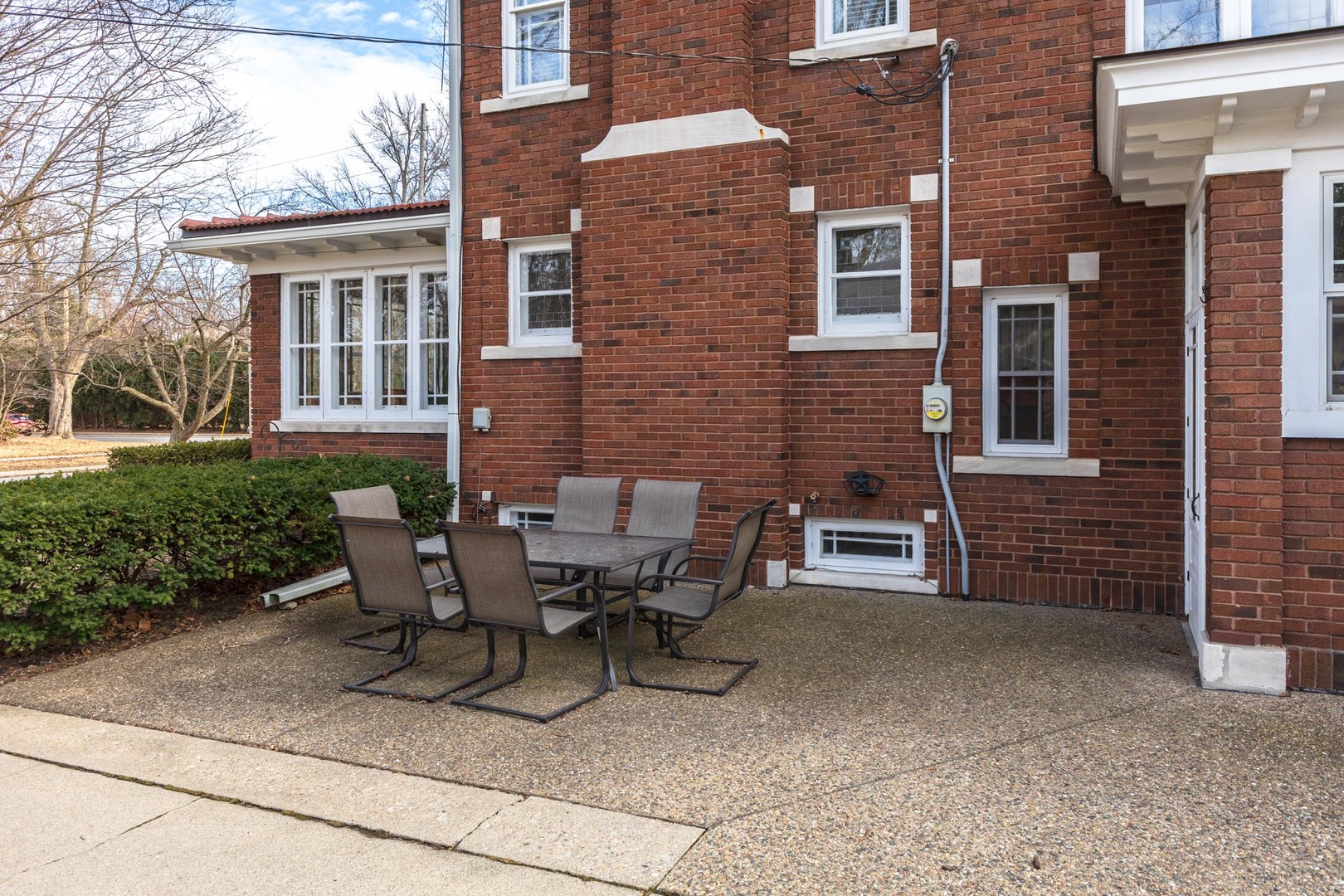 1926 E Oakland Avenue, Bloomington, IL 61701