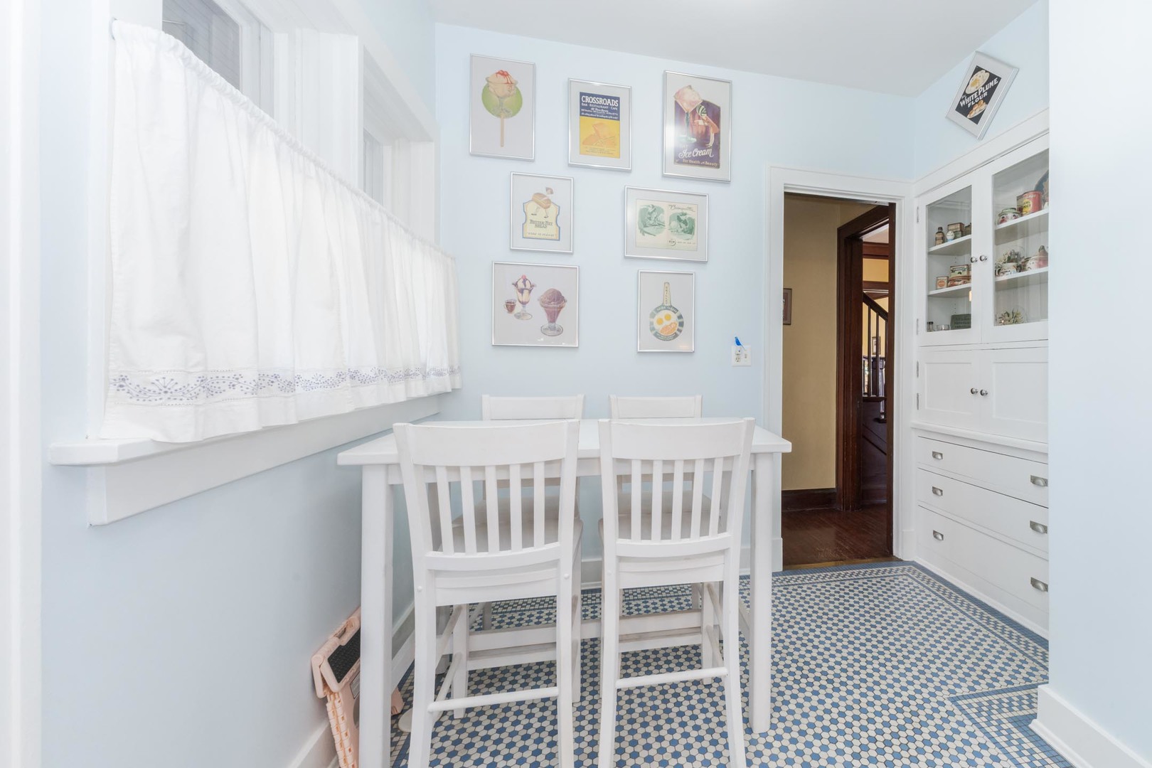 1926 E Oakland Avenue, Bloomington, IL 61701