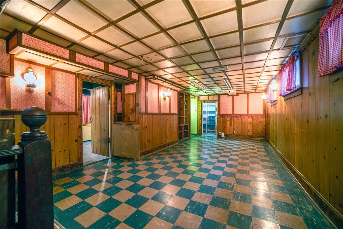 401 S 1st Street, Geneva, IL 60134