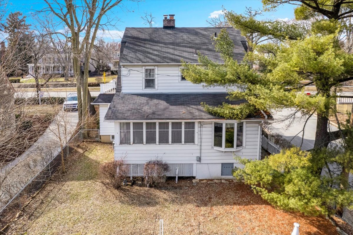 401 S 1st Street, Geneva, IL 60134