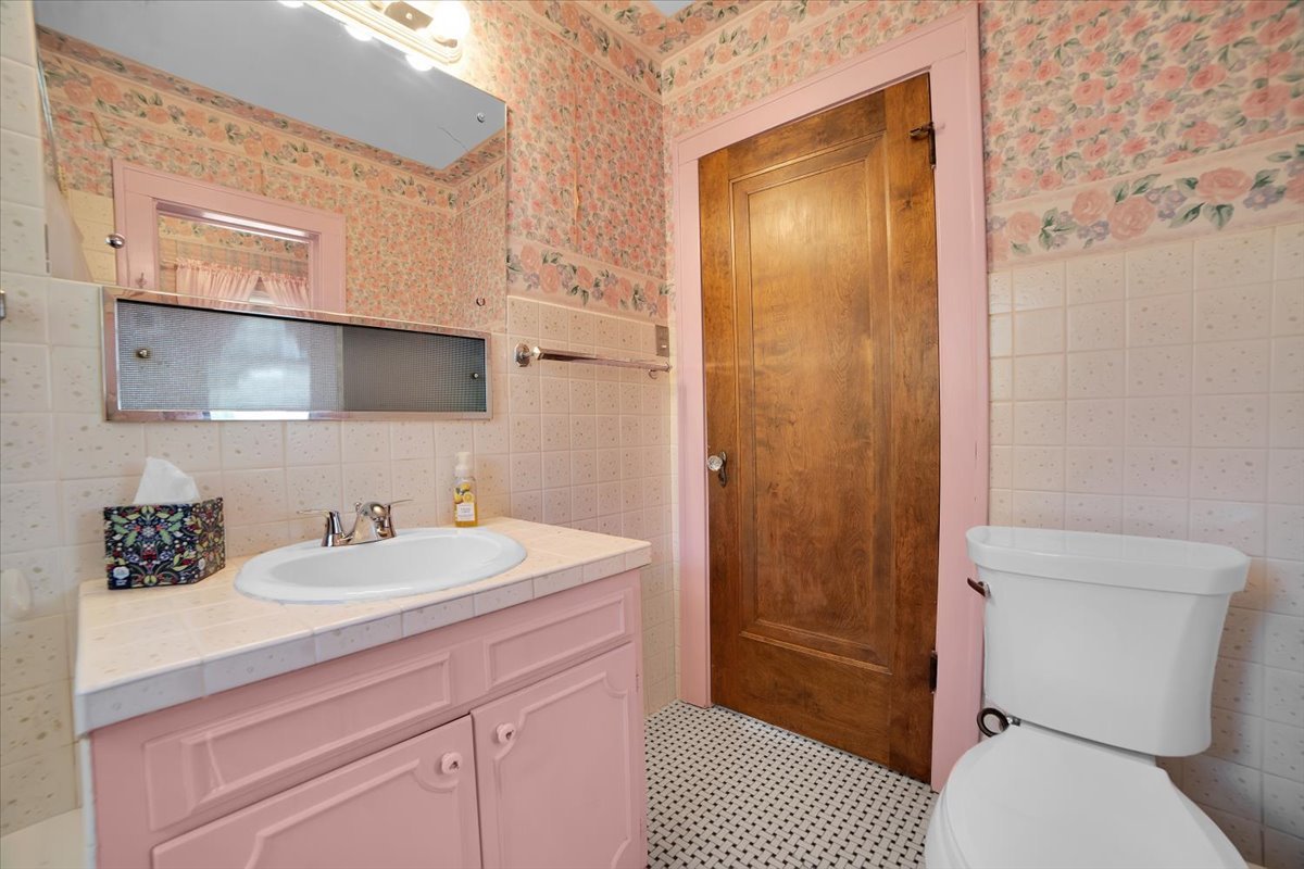 401 S 1st Street, Geneva, IL 60134