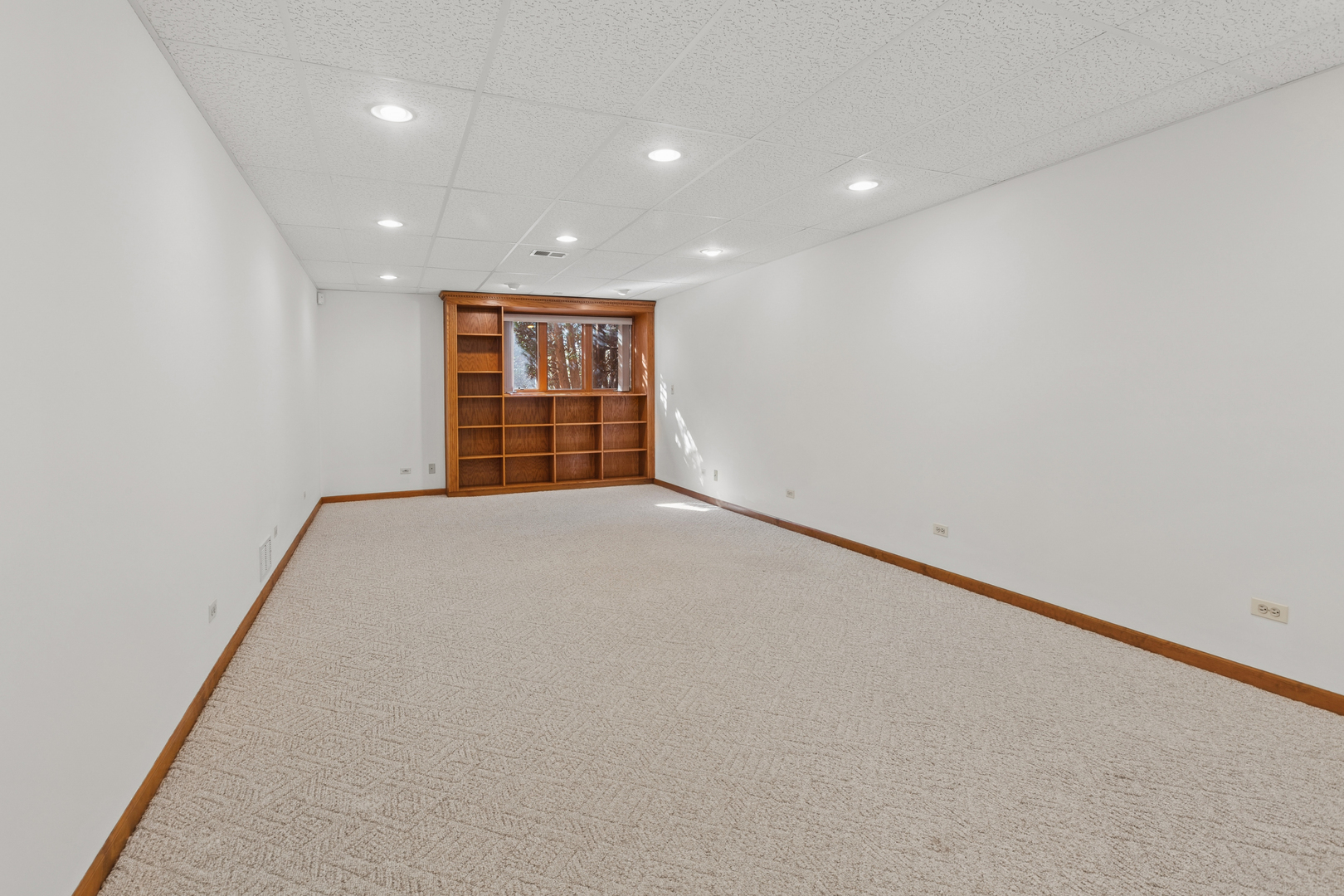 26W011 Klein Creek Drive, Winfield, IL 60190