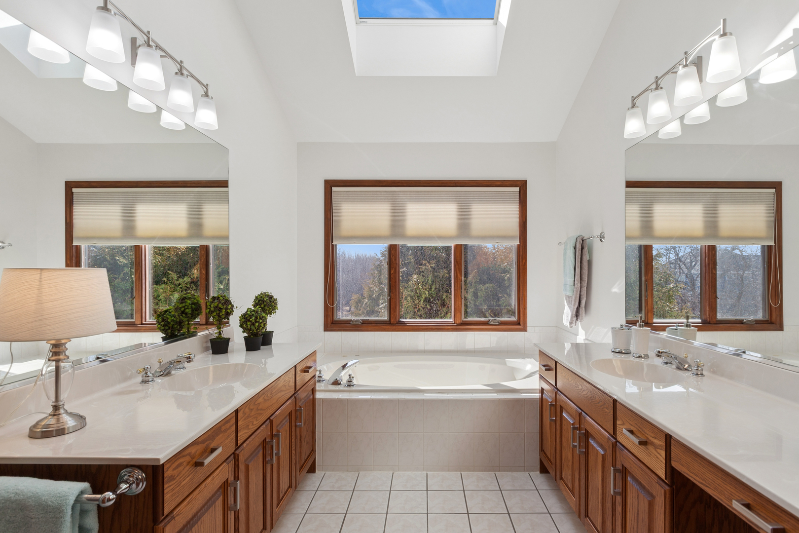 26W011 Klein Creek Drive, Winfield, IL 60190