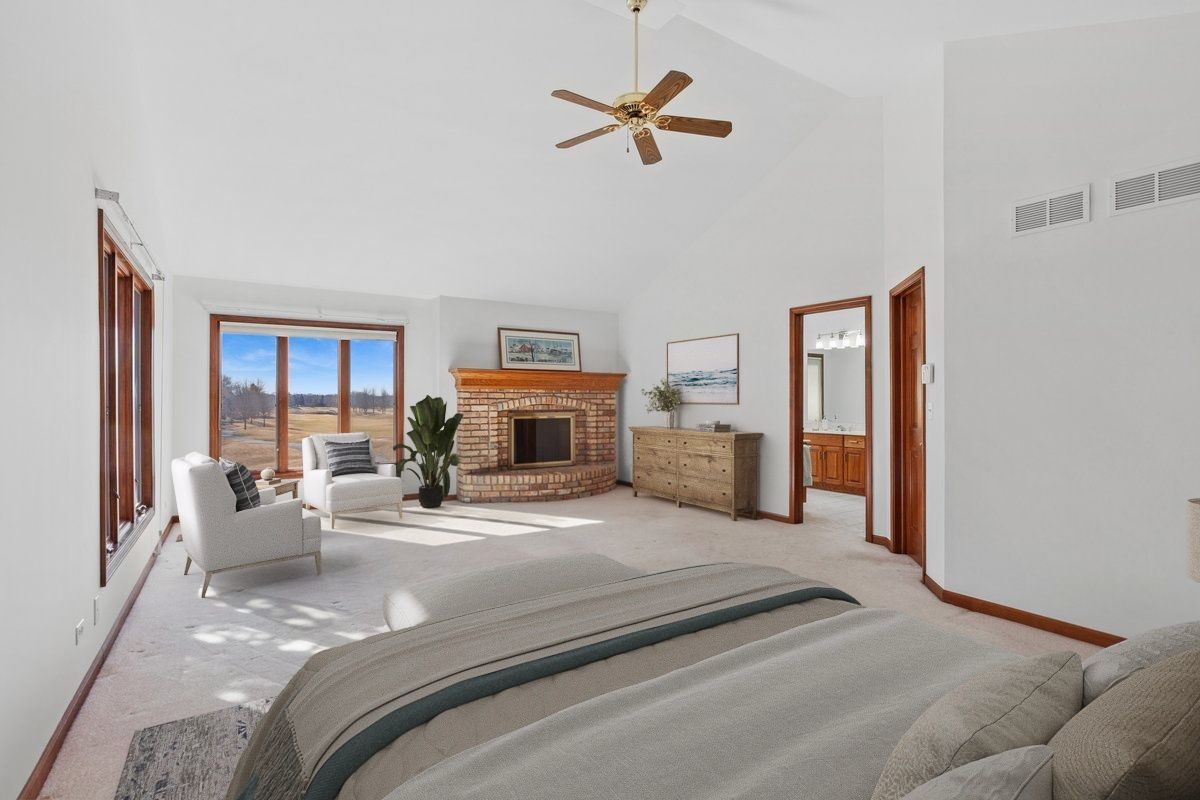 26W011 Klein Creek Drive, Winfield, IL 60190