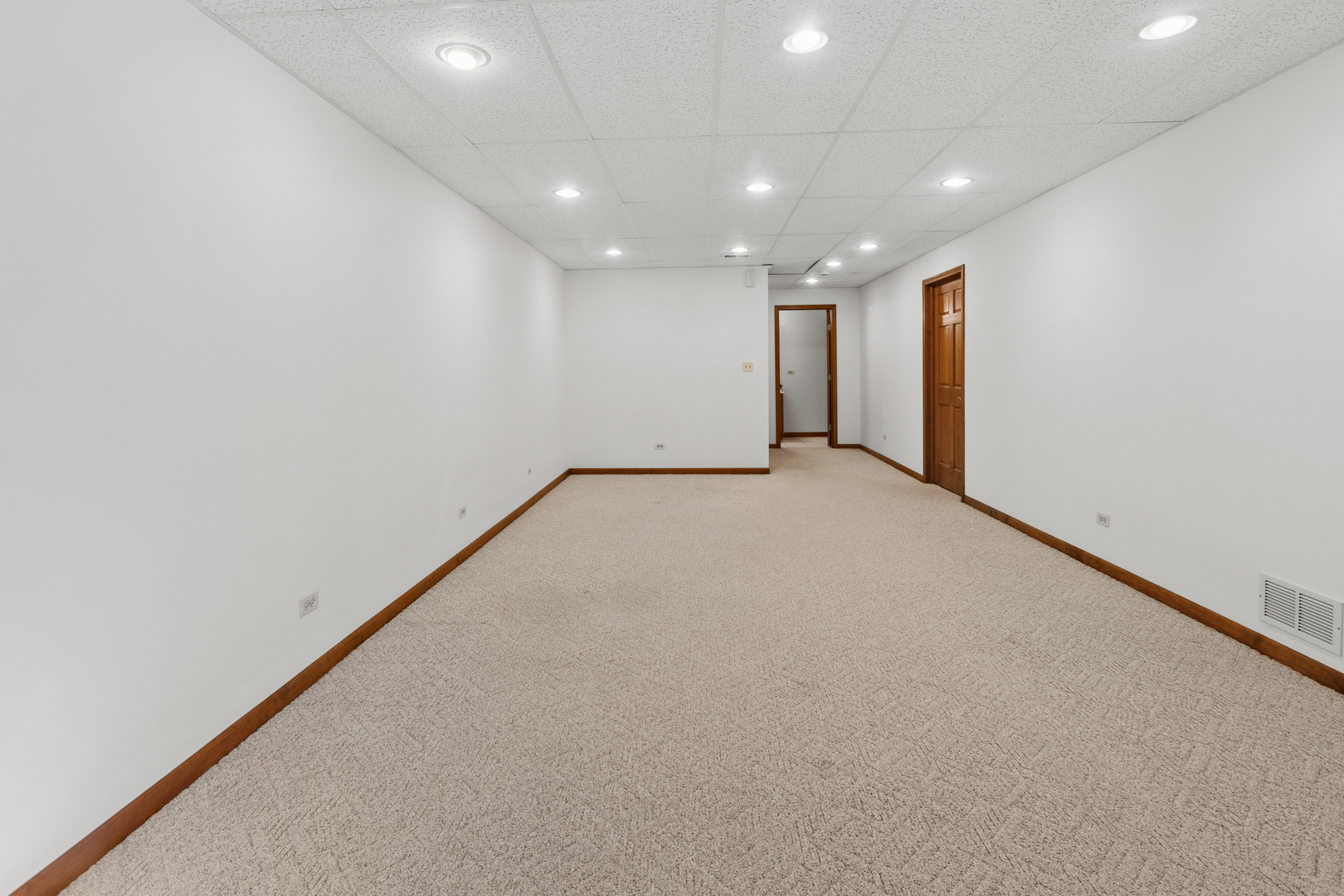 26W011 Klein Creek Drive, Winfield, IL 60190