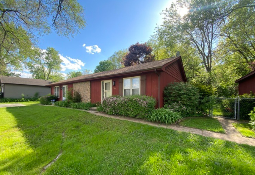 505 Woodland Avenue, Wauconda, IL 60084
