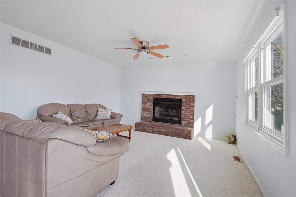 811 Phaeton Place, Normal, IL 61761