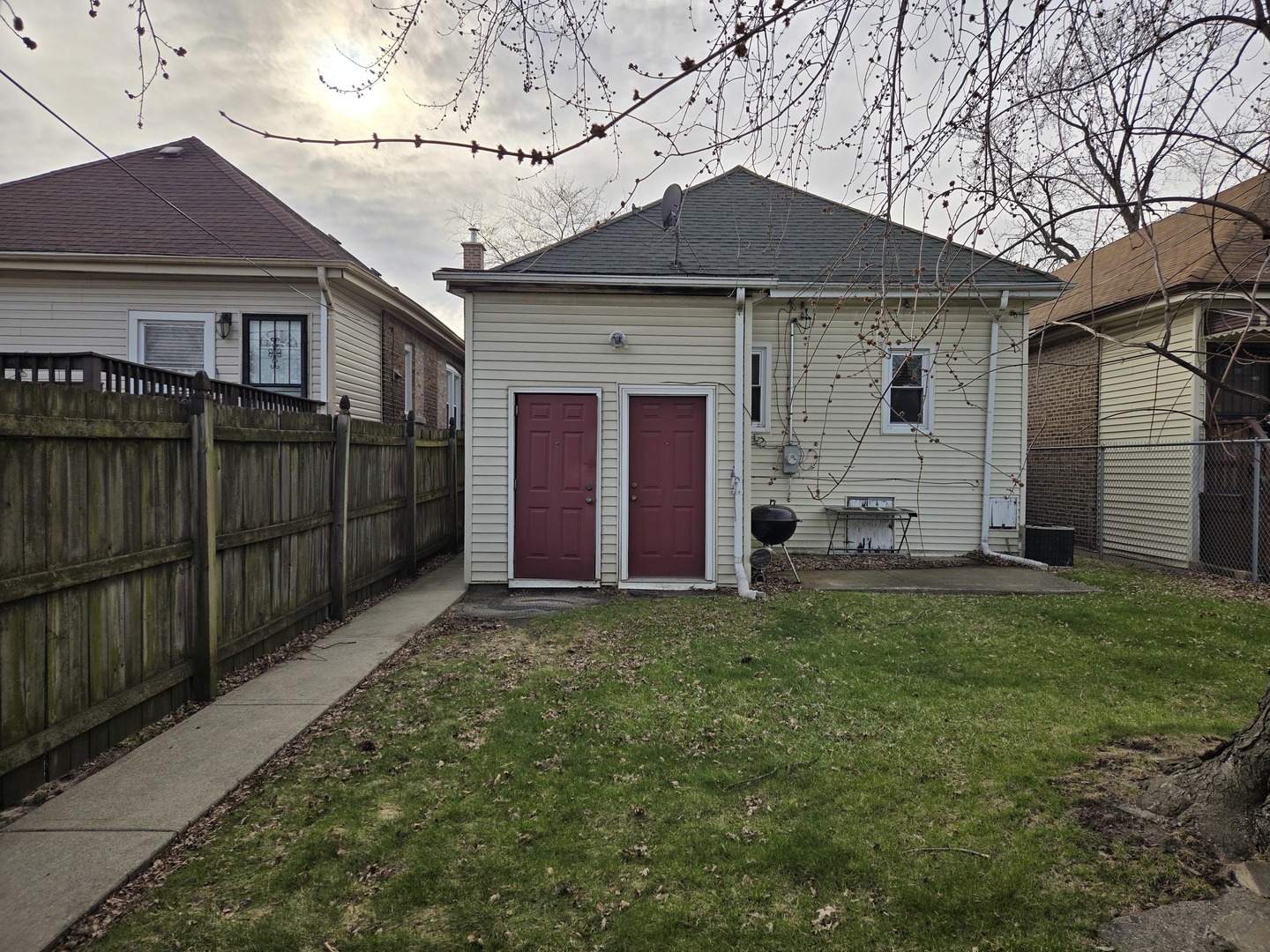 8531 S Euclid Avenue, Chicago, IL 60617