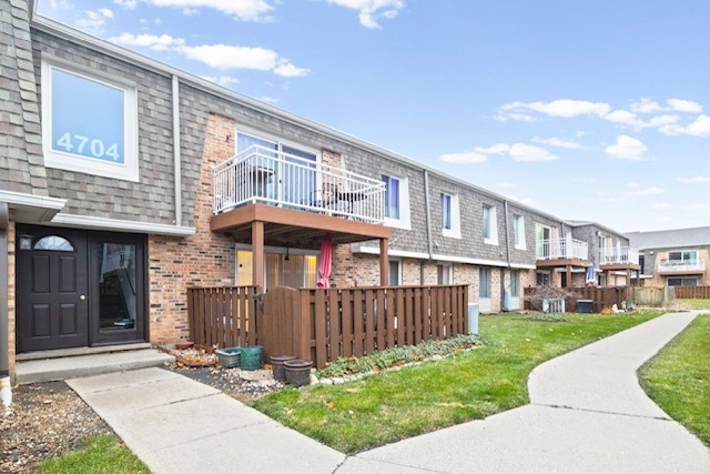 4704 Euclid Avenue #1B, Rolling Meadows, IL 60008