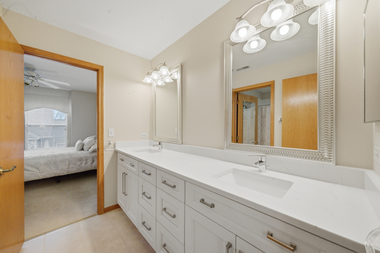 490 Beckett Crossing Drive, Mundelein, IL 60060