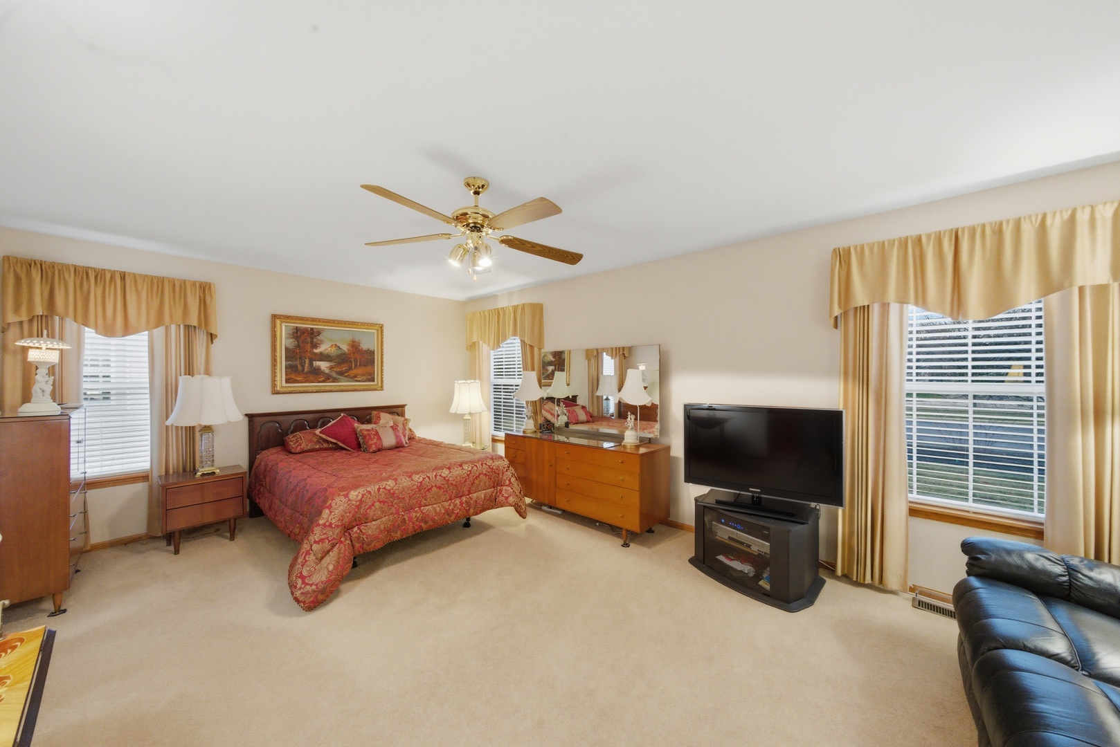 490 Beckett Crossing Drive, Mundelein, IL 60060