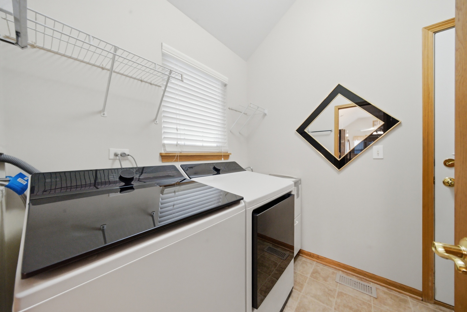 490 Beckett Crossing Drive, Mundelein, IL 60060