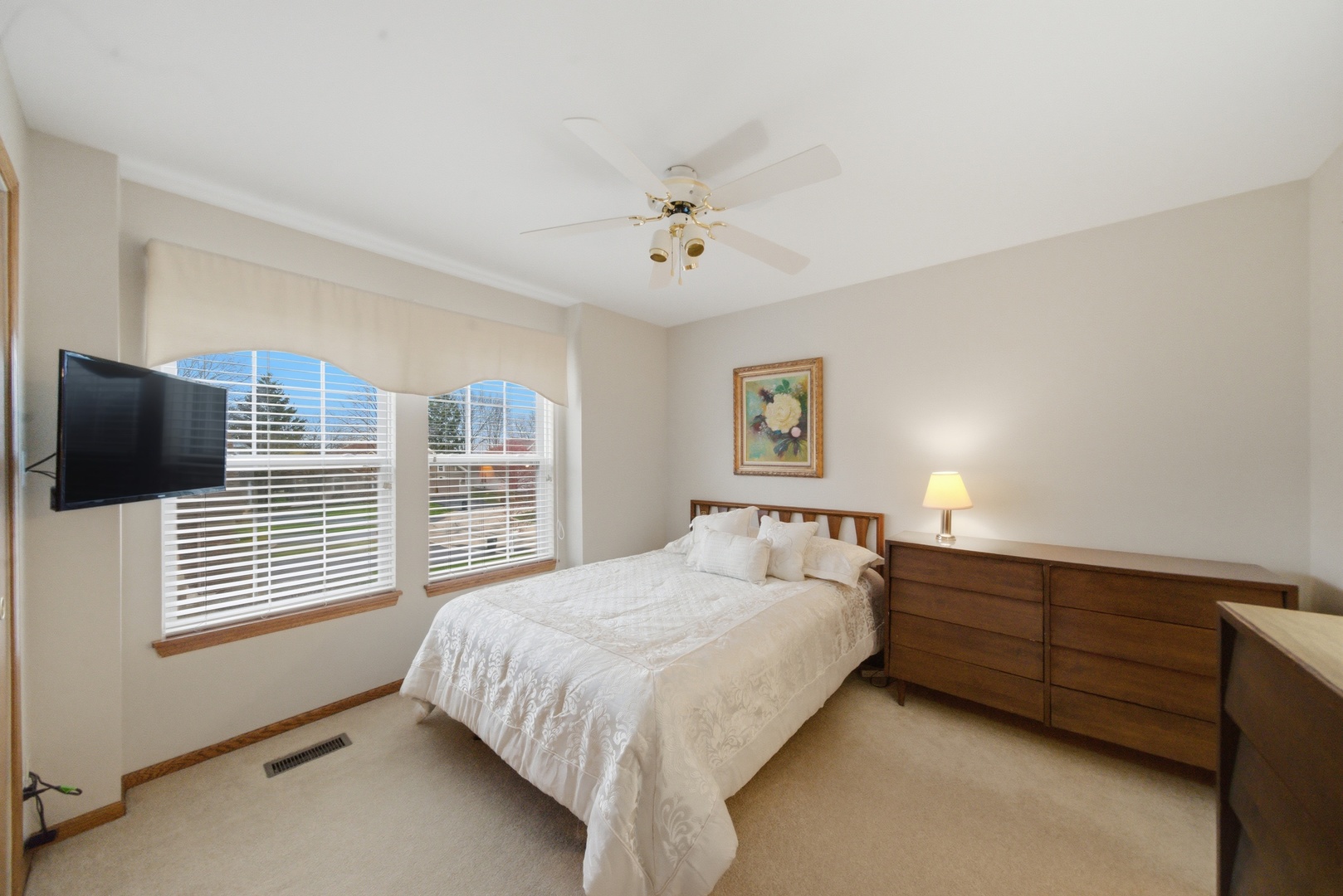 490 Beckett Crossing Drive, Mundelein, IL 60060